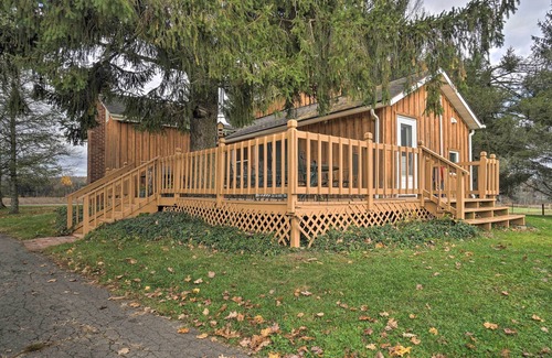 Cambridge Springs Cottage | Vintage Farmhouse ~ 2 1/2 Mi to Mount Pleasant Ski