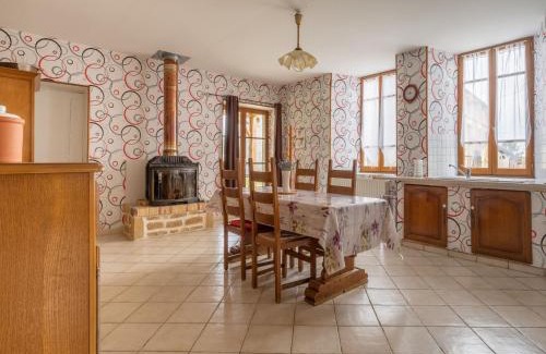 Nouart House | Vintage Holiday Home in Nouart