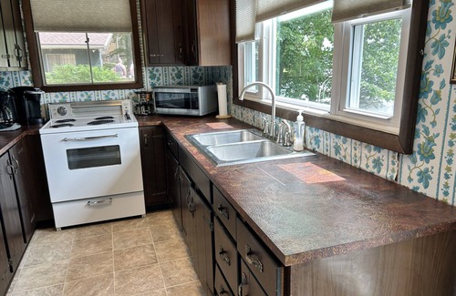 Delton Cottage | Vintage Lakefront Cottage on all sports lake.