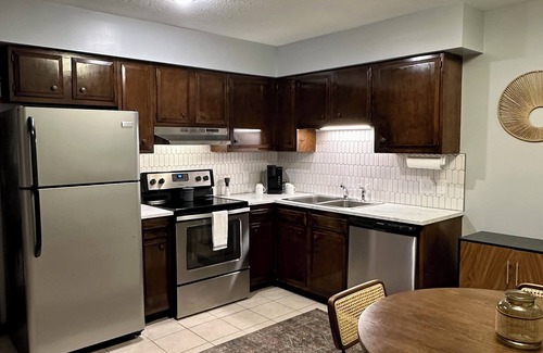 Gallatin House | Vintage modern/boho Gallatin townhome!