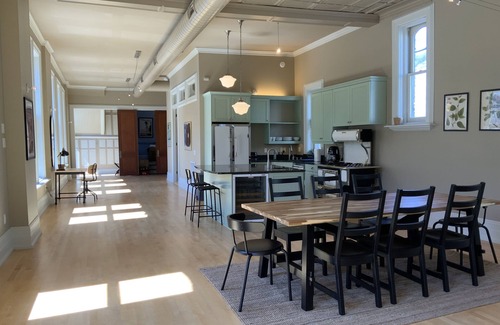 East Town Condo | Vintage Modern Vibe Condominium