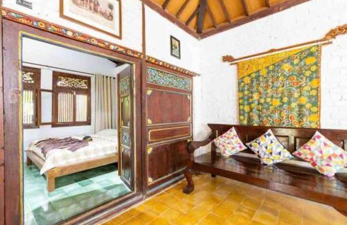 Bogor Tengah House | Vintage room 2 in Joglo House By penggemarlawas