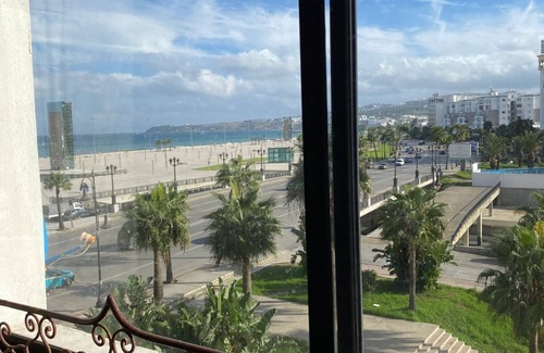 Tangier Apartment | Vintage Seaview APT Full City Center