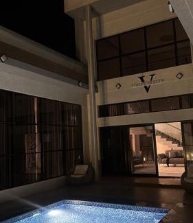 Jalan Bani Buali Ski Chalet | Violet Chalett