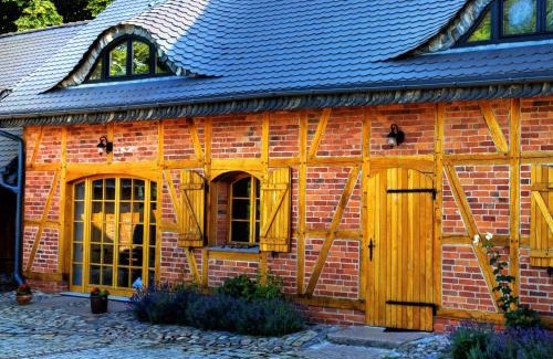 Strzelinko House | Violin house