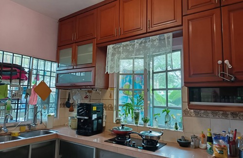 Pelabuhan Klang Villa | VIP Family Room (2 King Bed+Free Parking+Free laundry+Gym+Kitchen+WiFi+2Bath)