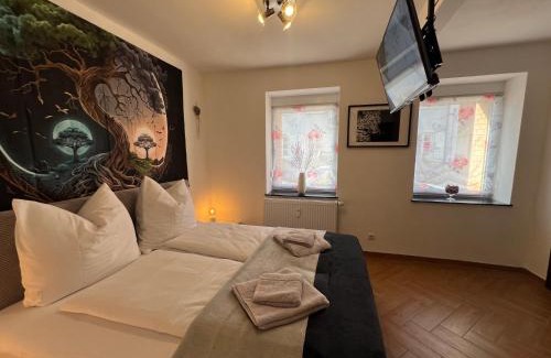 Eschelbronn Apartment | VIPstay 57m2 Apartment Zentral, im Erdgeschoß, S-Bahn, Messe Technikmuseum Sinsheim, Therme, PreZero Arena