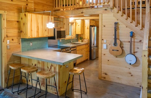 Viroqua Cabin | Vireo Cabin at Driftless Creek