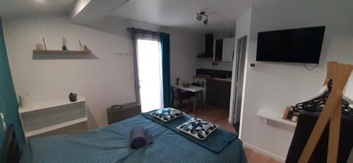 Saint-Leger-les-Vignes House | Virginie & Yann
