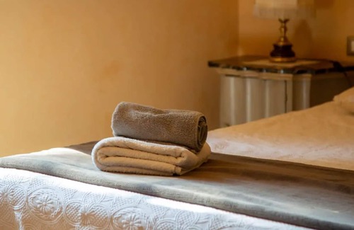 Vaprio d'Agogna Apartment | Visconti Castle - Garden