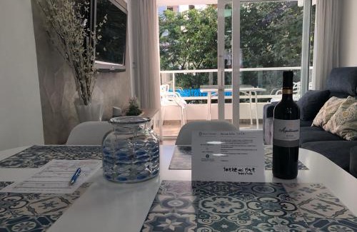 Torre del Mar Apartment | Vistamar Beach Luxury - 1ª Línea De Playa En Torre del Mar, Piscina y Apartamiento