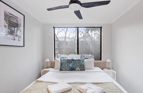 Pyrmont Apartment | Viva Verdant - Stroll to Darling Harbour and CBD