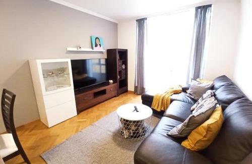 Viveiro Apartment | Viveiro Muralla