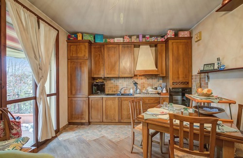 Monvalle Apartment | Viviana Apartment, Monvalle, Italy