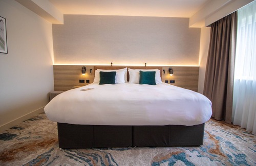 Corby Hotel | voco Rockingham Forest Corby by IHG