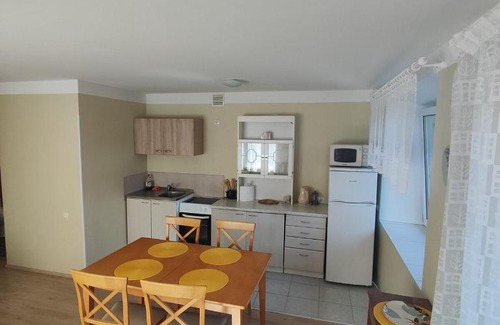 Suuresadama Apartment | Vormsi ohvitseride maja korter nr 7