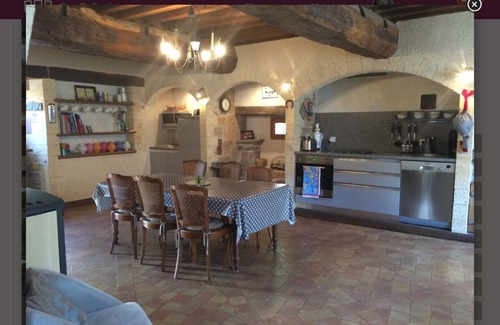 Muret-le-Chateau House | Votre Séjour en Aveyron : Maison de Caractère au Pied D'un Château Médiéval