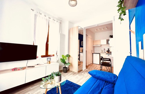 Saint-Honore - Jeanne d'Arc Apartment | Voyage au centre de la terre
