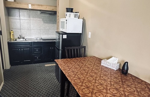 Rocky Mountain House Hotel | Voyageur Motel