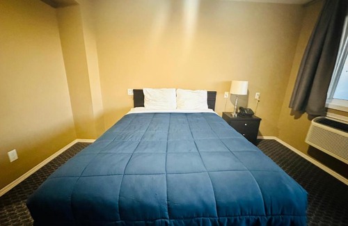 Rocky Mountain House Hotel | Voyageur Motel