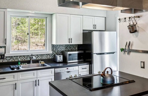 Quechee Condo | VT-Style Saltbox Designed Condo | Mill Run 5E
