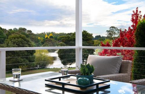 Daylesford House | Vue Lake Daylesford Villa- lakeside luxury
