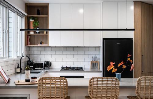 Daylesford House | Vue Lake Daylesford Villa- lakeside luxury