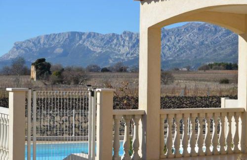 Pourrieres Apartment | Vue Sainte Victoire, proche Aix-en-Provence