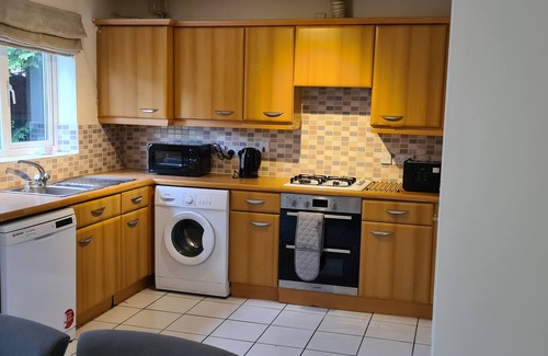Newark upon Trent House | Vyna Place-Close to City Hospital