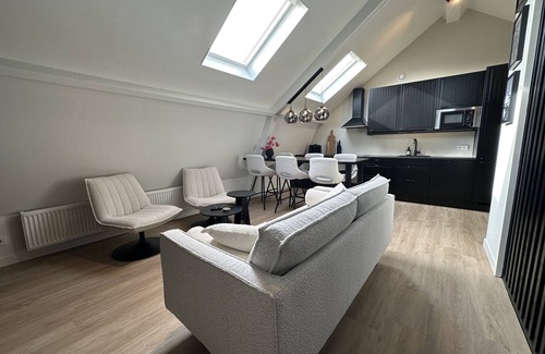 Oudkarspel Apartment | Wünderschöne, Neue Wohnung Geeignet für 6 Personen mit Dachterrasse