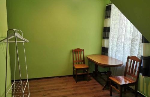 Mragowo House | Wędzarnia pod lasem - Pokoje