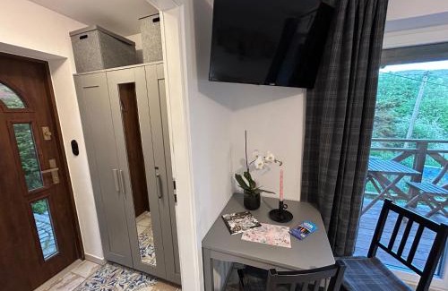 Budzow Apartment | W górach nad strumieniem