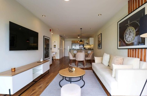 Armendariz Apartment | w* | Remarkable 1BR with Balcony in Miraflores