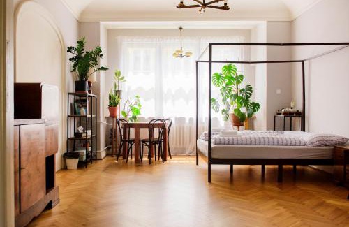 Lodz Apartment | W zgiełku miasta, u nas zaznasz 90 m2 komfortowej przestrzeni mieszkania fabrykanta