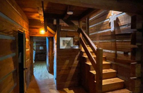 Canton Apartment | Wagon Gap Trail: Lodge Lórien
