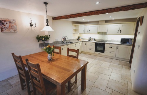 Axminster House | Wagon House sleeps 4, two bedrooms. Near Jurassic coast.