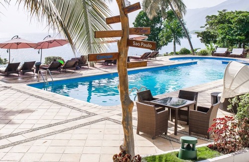 Carries Hotel | Wahoo Bay Beach Club & Resort