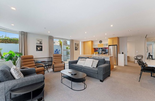 Waipahihi House | Waimahana 5 - Taupo Holiday Apartment