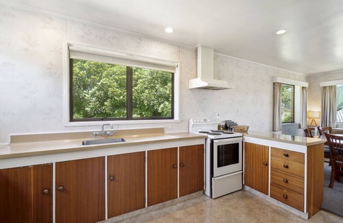 Lynmore House | Waitawa Bach - Rotorua Holiday Home