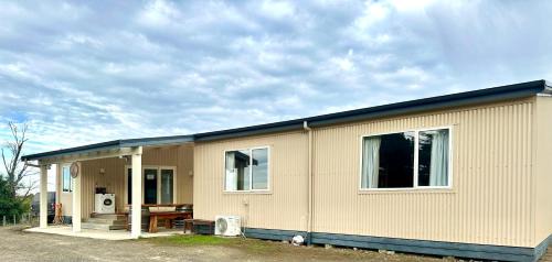 Masterton District House | Waitawhiti Country Retreat - Knucklebone Lodge