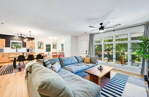 Arbolago House | 'Wake Point- Walk to Lake, Shuffleboard, Pet Friendly!