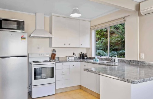 Acacia Bay House | Wakeman Cottage Summa