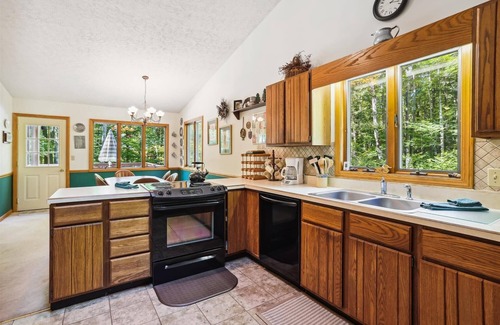 Old Timberline House | Wald Haus*: 3 BR, 2.5 BA House in Canaan Valley, Sleeps 8