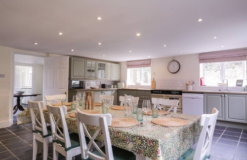 Bury St Edmunds Cottage | WALDEGRAVE BARN, pet friendly, character holiday cottage in Glemsford