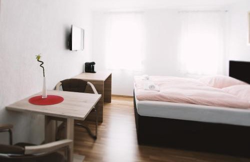 Nuertingen Hotel | Waldheim