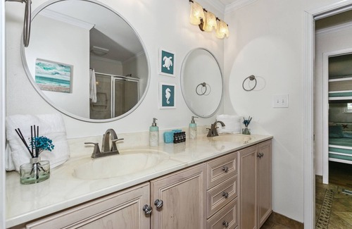 Miramar Beach House | Walk 2 Beach! Golf, Dining & More! -Sleeps 12