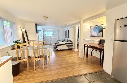 Kitsilano House | walk distance to kits beach 2bedrooms only for you