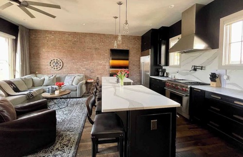Eighth Avenue House | Walk to All the Hot Spots in WeHo! Downtown Views*