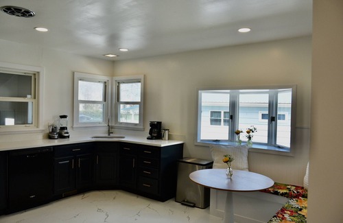 West End House | Walk to Allstar Village! Fully Renovated Gem 2 BR/2 BTH w/AC Slp 6