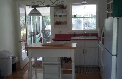 Douglas Cottage | Walk To Beach - Cozy Douglas Cottage - Close To Downtown Saugatuck